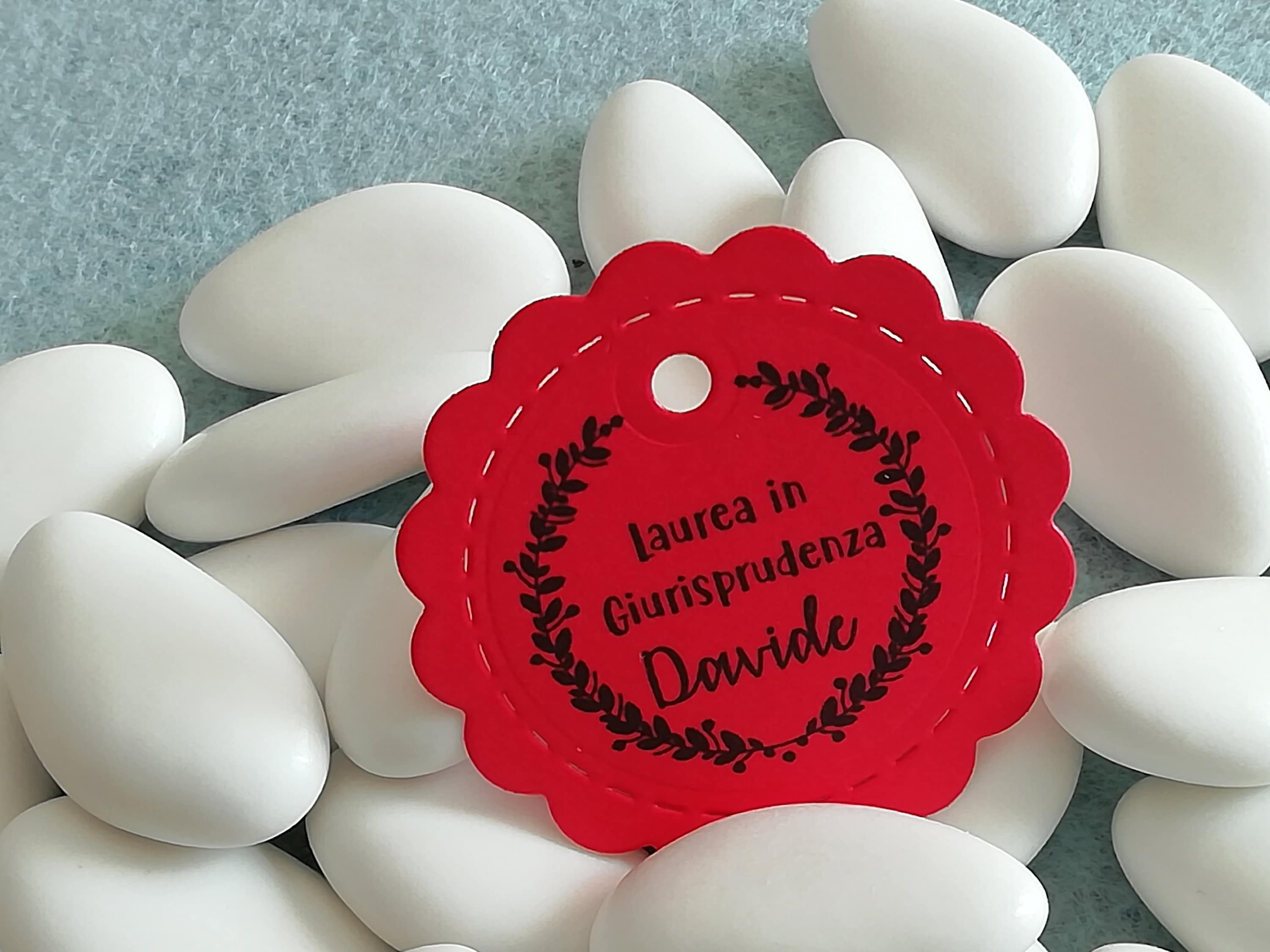 50 bigliettino bomboniera personalizzato Laurea cartoncino forato